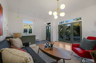 2540 1st Ave W, Seattle, WA 98119 - Photo 14