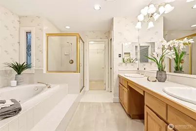 1726 Bellevue Way NE, Bellevue, WA 98004 - Photo 12