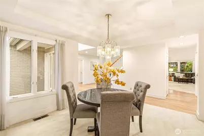 1726 Bellevue Way NE, Bellevue, WA 98004 - Photo 16