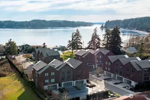 4566 Flying Goat Ave NE, Bainbridge Island, WA 98110 - Photo 2