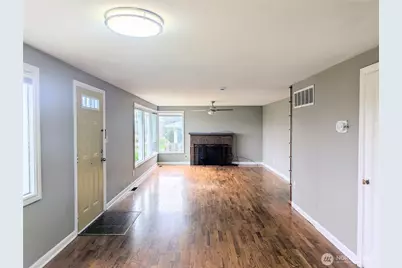 1740 SE 6th Street, Oak Harbor, WA 98277 - Photo 4