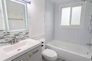 1740 SE 6th St, Oak Harbor, WA 98277 - Photo 10