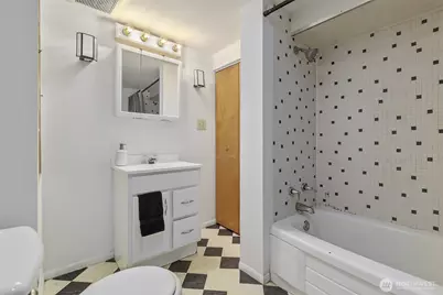 7716 S Mission Drive, Seattle, WA 98178 - Photo 28