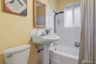 7716 S Mission Dr, Seattle, WA 98178 - Photo 8