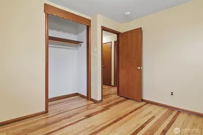 7716 S Mission Drive, Seattle, WA 98178 - Photo 6