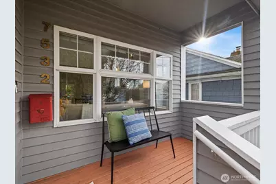 7532 9th Avenue NE, Seattle, WA 98115 - Photo 2