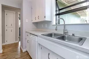 713 136th St S, Tacoma, WA 98444 - Photo 10