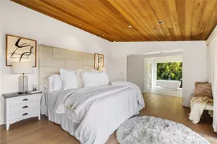 9135 NE 19th St, Clyde Hill, WA 98004 - Photo 12