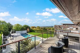 9135 NE 19th St, Clyde Hill, WA 98004 - Photo 14