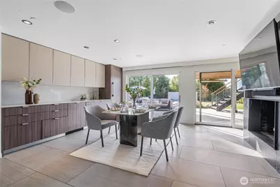 9135 NE 19th St, Clyde Hill, WA 98004 - Photo 22