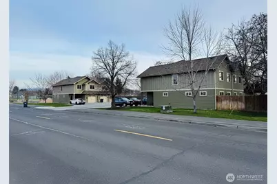 226 E Whitman Drive, College Place, WA 99324 - Photo 2