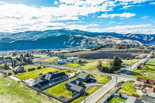 825 American Fruit Rd, Wenatchee, WA 98801 - Photo 2