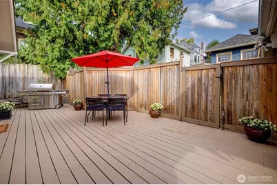 5718 Palatine Avenue N, Seattle, WA 98103 - Photo 28