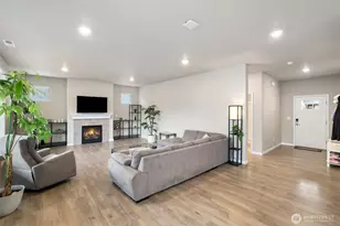 25704 207th Pl SE, Covington, WA 98042 - Photo 2