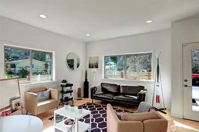 8706 S 42nd Avenue, Seattle, WA 98118 - Photo 2