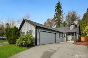 8215 1st St SE, Lake Stevens, WA 98258 - Photo 1