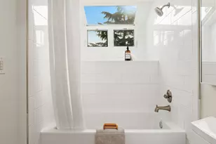 202 W Olympic Pl, Seattle, WA 98119 - Photo 16