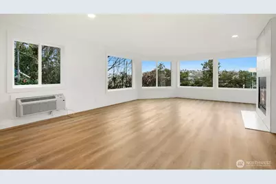 1028 Lakeview Boulevard E #4, Seattle, WA 98102 - Photo 4