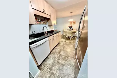 10501 8th Avenue NE #335, Seattle, WA 98125 - Photo 8