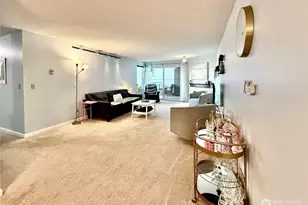 10501 8th Ave NE, Seattle, WA 98125 - Photo 2