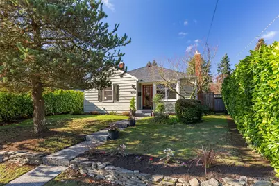 10739 Fremont Avenue N, Seattle, WA 98133 - Photo 2