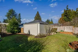 10739 Fremont Ave N, Seattle, WA 98133 - Photo 20