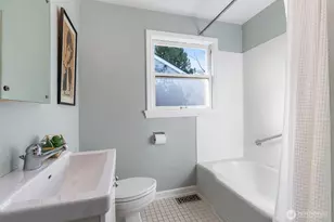 10739 Fremont Ave N, Seattle, WA 98133 - Photo 14