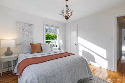 10739 Fremont Avenue N, Seattle, WA 98133 - Photo 12