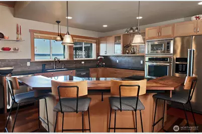 896 Snowshoe Place, Greenbank, WA 98253 - Photo 12