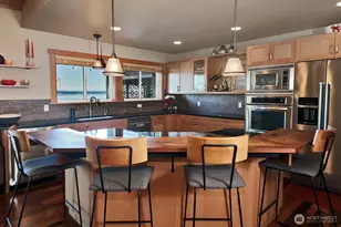 896 Snowshoe Pl, Greenbank, WA 98253 - Photo 12