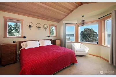 896 Snowshoe Place, Greenbank, WA 98253 - Photo 16