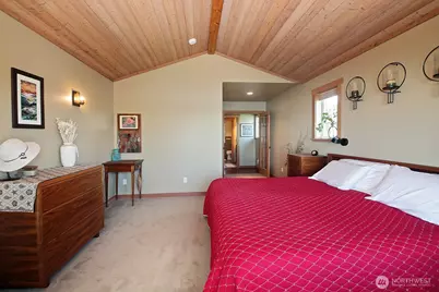 896 Snowshoe Place, Greenbank, WA 98253 - Photo 18