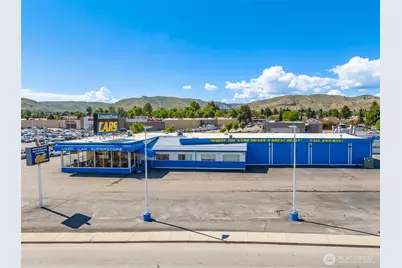 1424 N Wenatchee Avenue, Wenatchee, WA 98801 - Photo 2