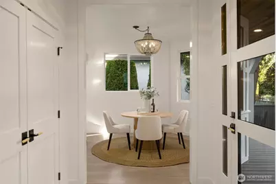 2121 1st Avenue W, Seattle, WA 98119 - Photo 4