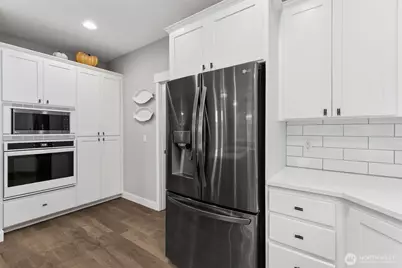 12323 193rd Avenue E, Bonney Lake, WA 98391 - Photo 8