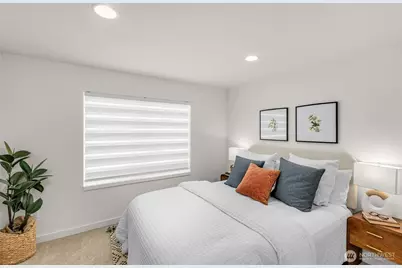 8335 B 12th Avenue NW, Seattle, WA 98117 - Photo 16