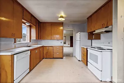 125 S 64th Street, Tacoma, WA 98408 - Photo 8