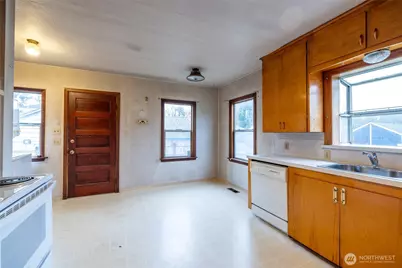 125 S 64th Street, Tacoma, WA 98408 - Photo 10