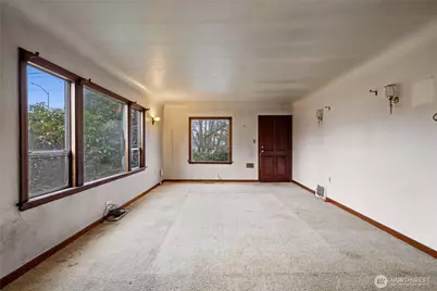 125 S 64th Street, Tacoma, WA 98408 - Photo 4