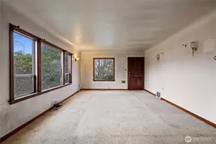 125 S 64th St, Tacoma, WA 98408 - Photo 4