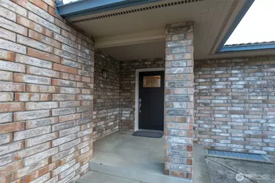 527 S Liberty Street, Port Angeles, WA 98362 - Photo 2