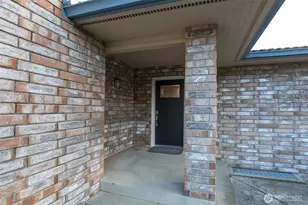 527 S Liberty St, Port Angeles, WA 98362 - Photo 2