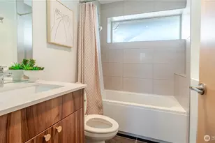 3245 21st Ave W, Seattle, WA 98199 - Photo 4