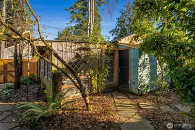 2540 1st Avenue W, Seattle, WA 98119 - Photo 38