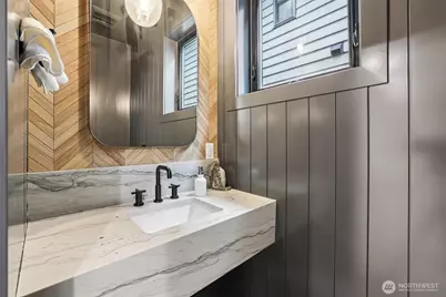 3714 Bagley Avenue N, Seattle, WA 98103 - Photo 14