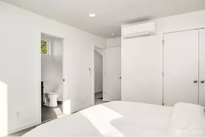 2455 Wickstrom Place SW, Seattle, WA 98116 - Photo 24