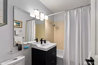 2111 E John Street #202, Seattle, WA 98112 - Photo 10