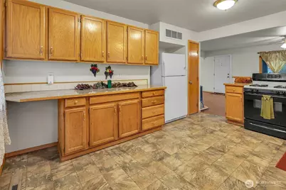 6423 S Montgomery Street, Tacoma, WA 98409 - Photo 10