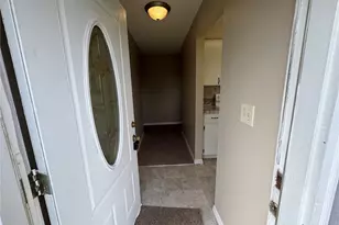 2421 32nd Ave, Longview, WA 98632 - Photo 2