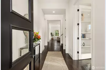 8711 NE Winslow Grove Court, Bainbridge Island, WA 98110 - Photo 2